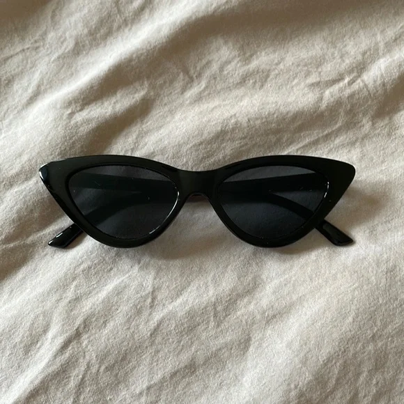 Women’s Black Sunglasses - Picture 2 of 4